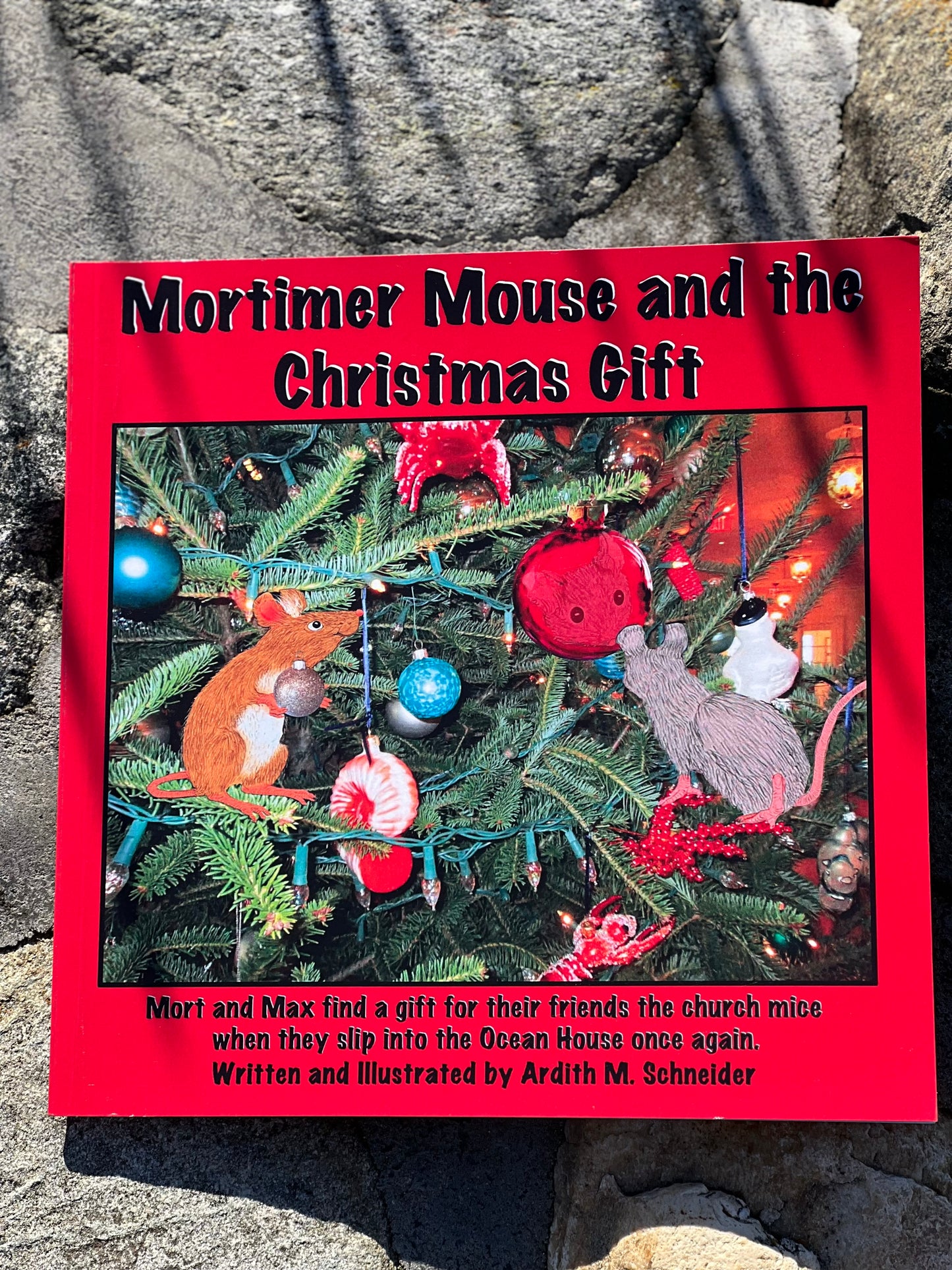 Mortimer Mouse and the Christmas Gift Storybook